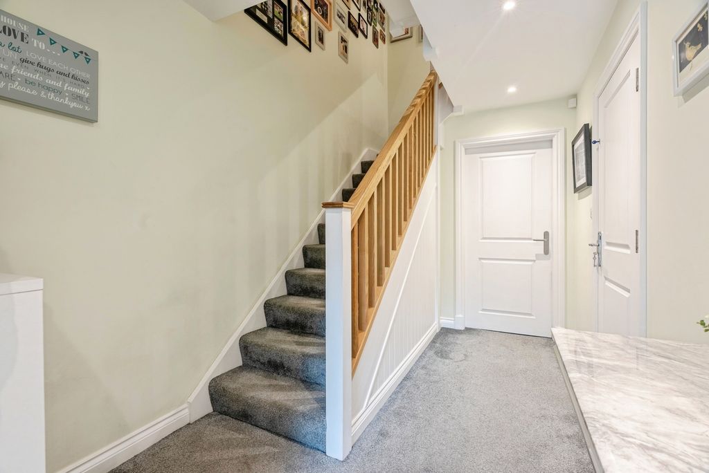 Property photo 3 of 17 Photo