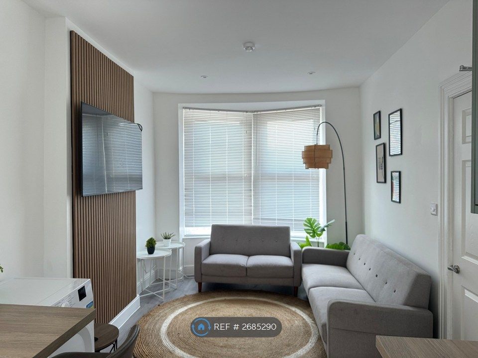 Property photo 3 of 26 Living Room