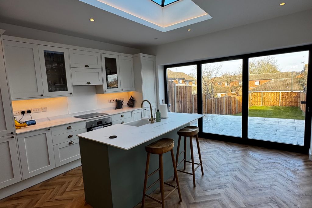 Property photo 1 of 42