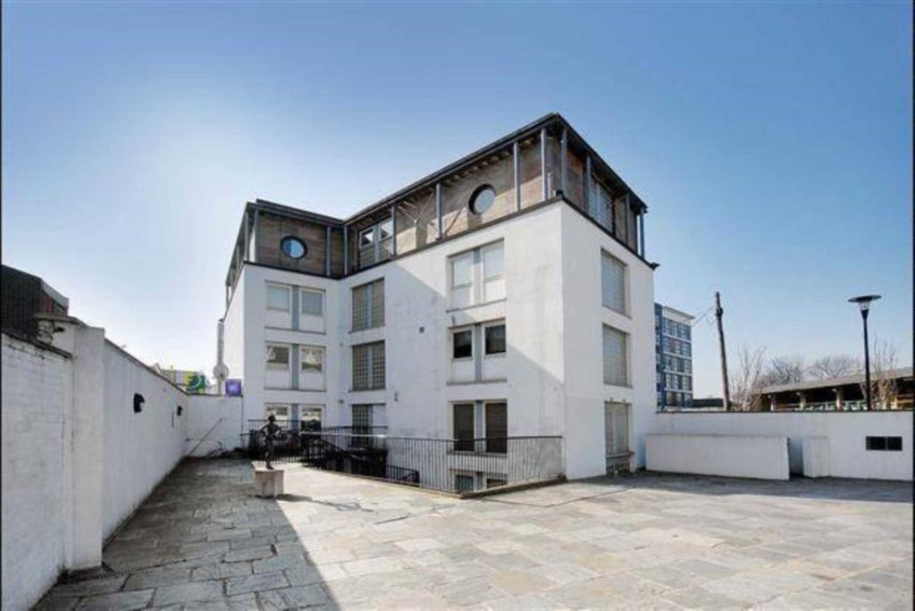 Property photo 1 of 10