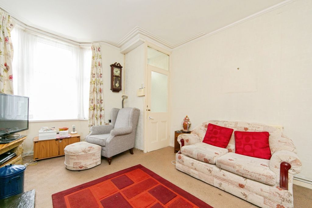 Property photo 2 of 17 Photo