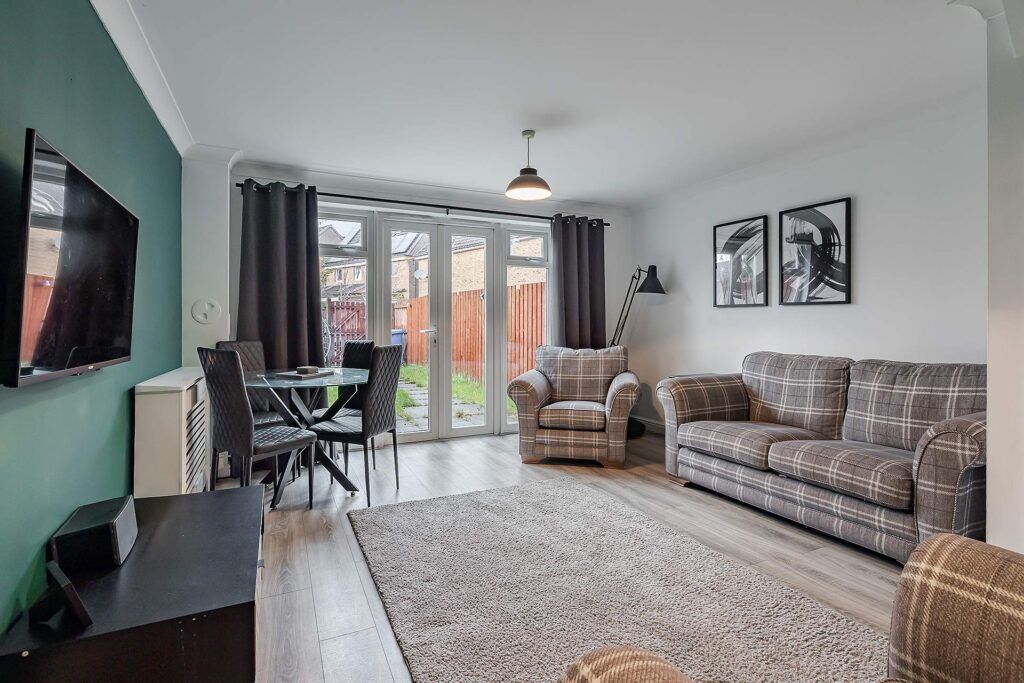 Property photo 2 of 30