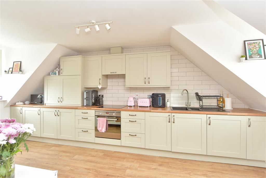 Property photo 2 of 6 Kitchen/ Living Area