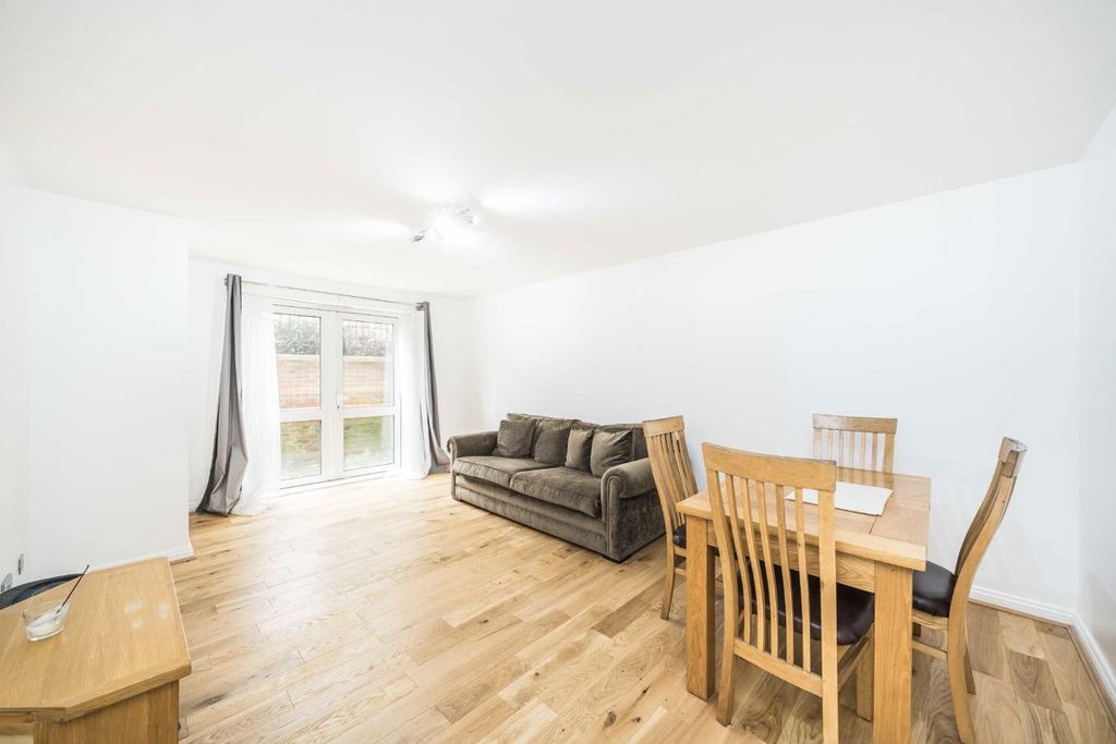 Property photo 2 of 5