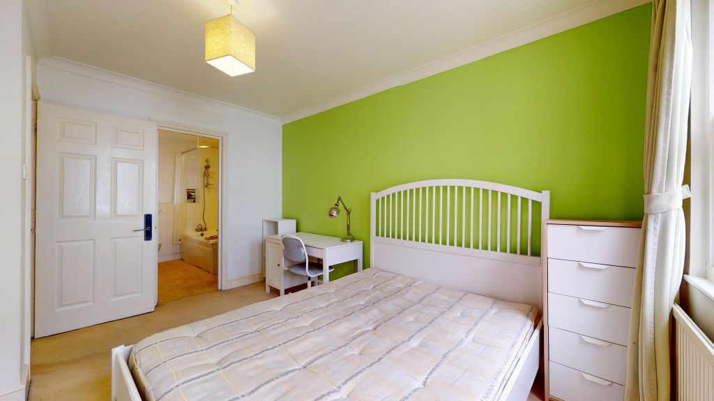 Property photo 1 of 33