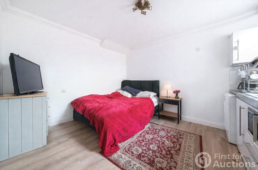 Property photo 2 of 11 2