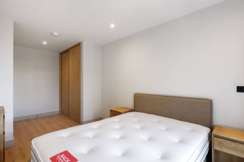 Property photo 1 of 33