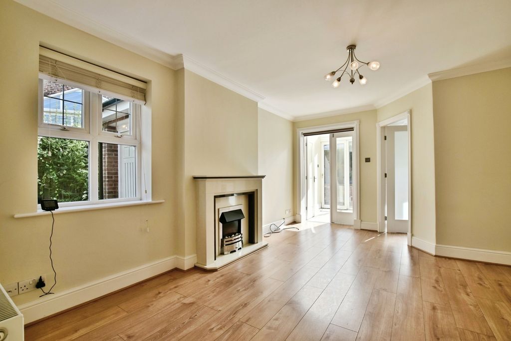 Property photo 2 of 12 Pbox-Img.Jpg