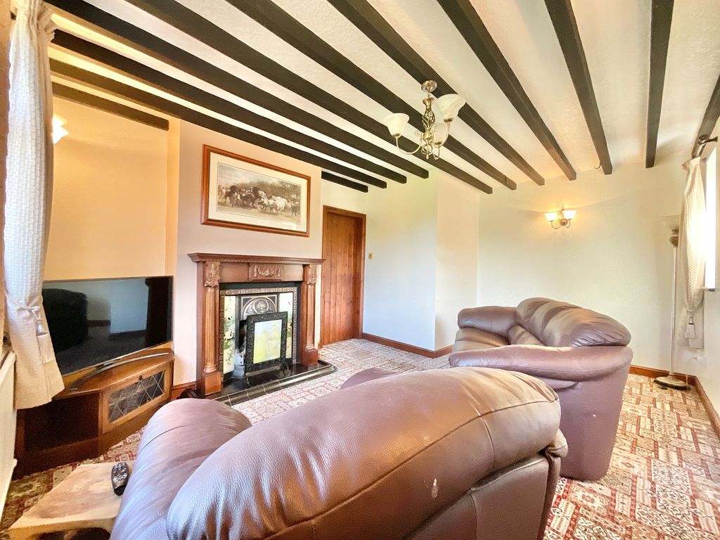 Property photo 2 of 28
