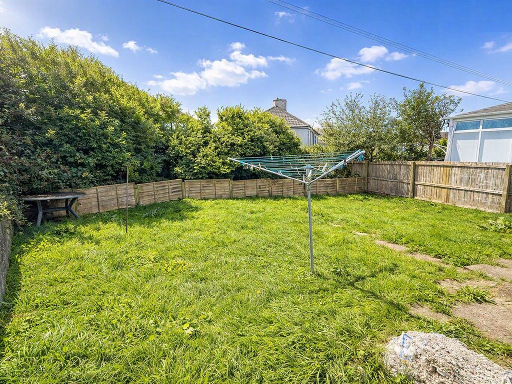Property photo 2 of 11 Morwell Gardens 3 - Garden.Jpg