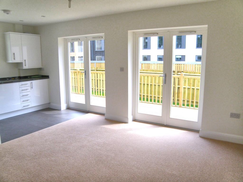 Property photo 3 of 7 Living Room