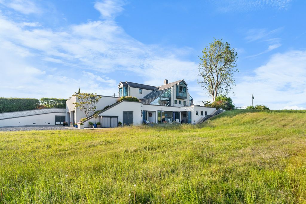 Property photo 1 of 49