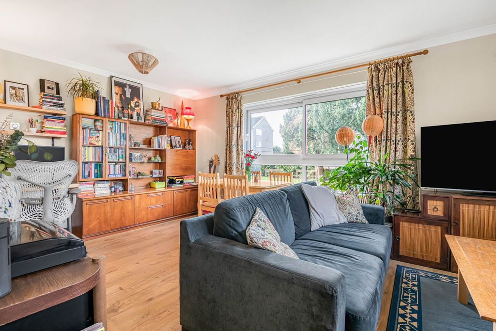 Property photo 2 of 9