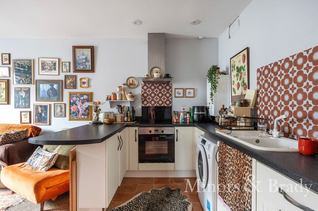 Property photo 2 of 13