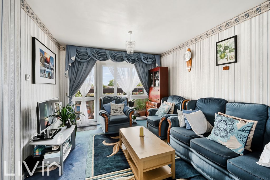 Property photo 2 of 9 Photo 2