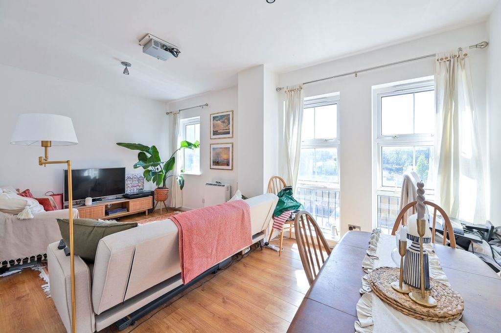 Property photo 2 of 7