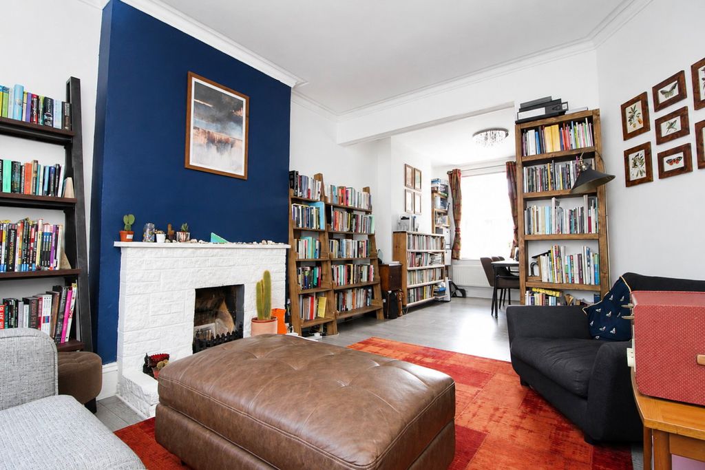 Property photo 2 of 17