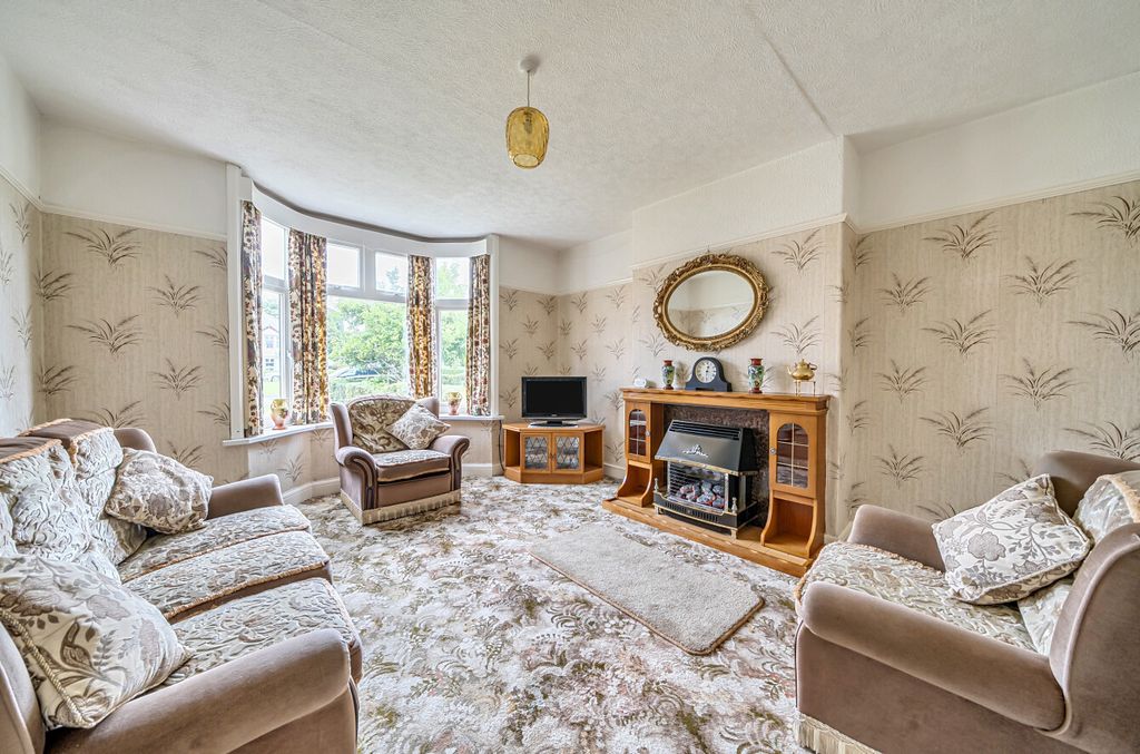 Property photo 2 of 21 1348182-5-68c0339...