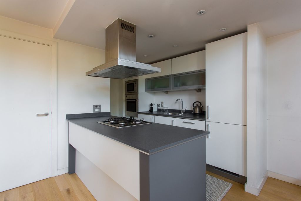 Property photo 2 of 11 2. Kitchen