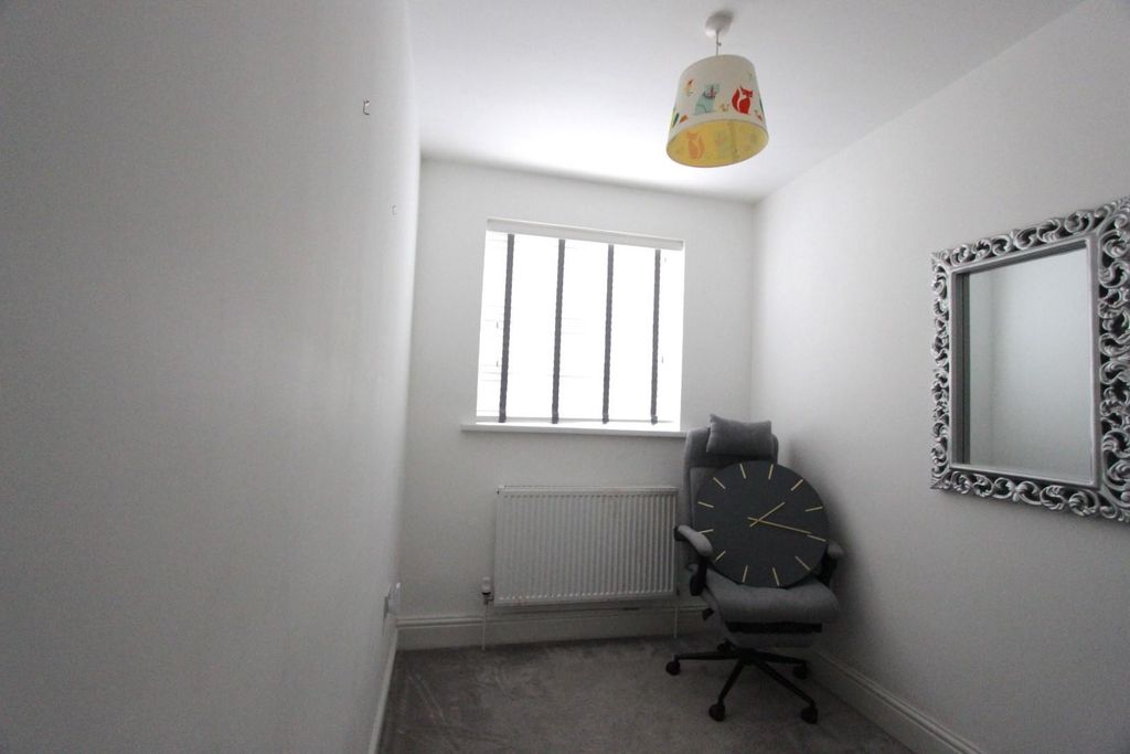 Property photo 3 of 12 6 . Bedroom 3 .Jpg