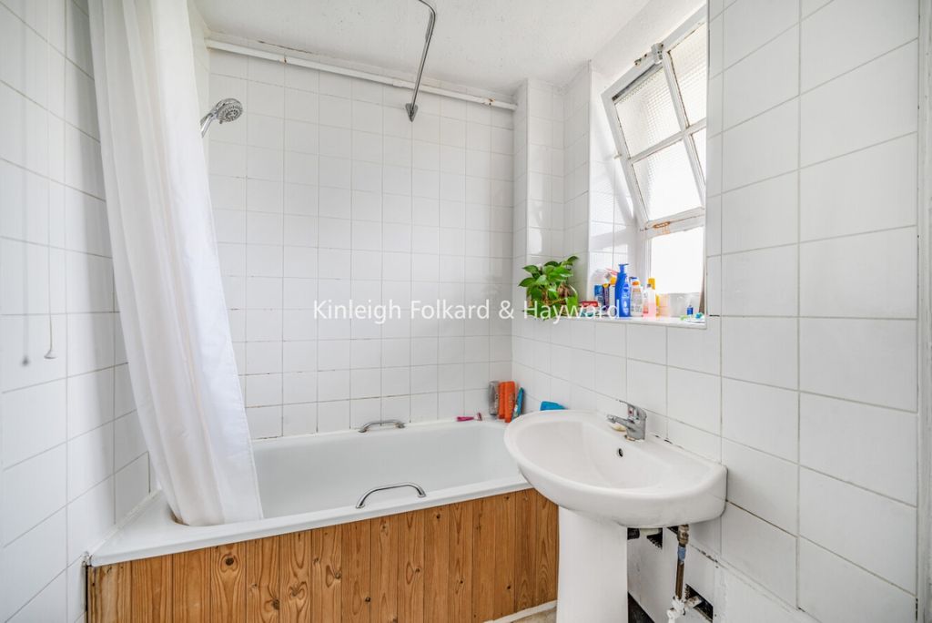 Property photo 3 of 8 6B9Ca196-c6d6-404B-B