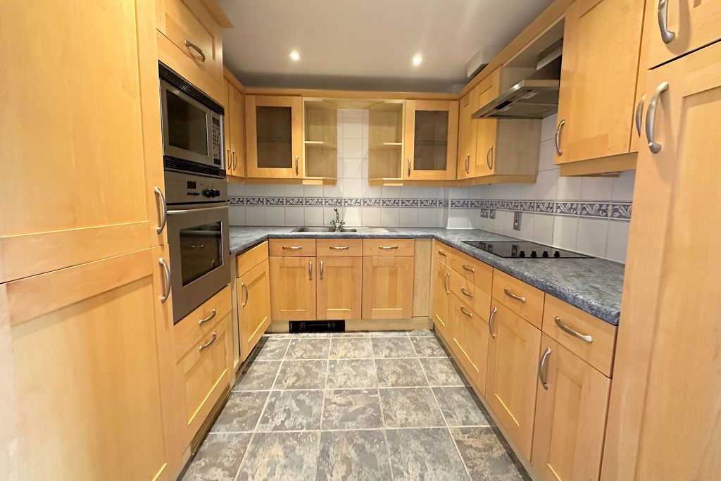 Property photo 3 of 21 Kitchen