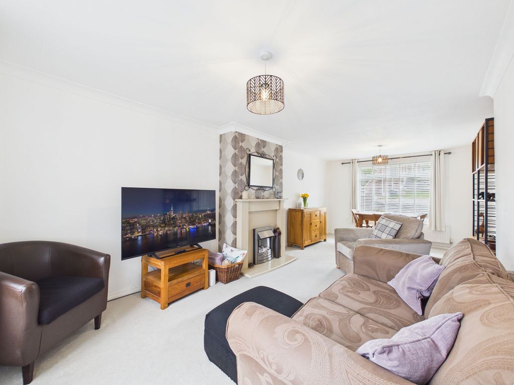 Property photo 2 of 18 Lounge/Dining Room