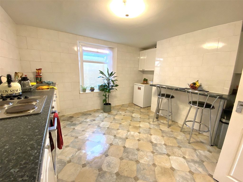 Property photo 3 of 11 Picture No. 02