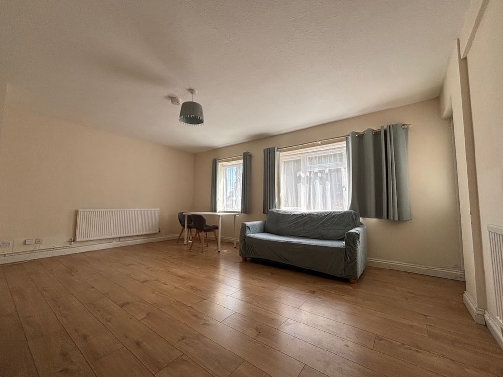 Property photo 1 of 9 Hjnghj1