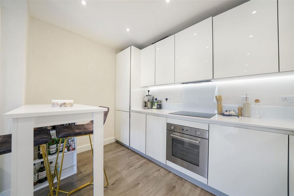 Property photo 3 of 15 Flat 203, Furlong Court - 8Nb7Twyhpixyvmyxhhy9.Jpg