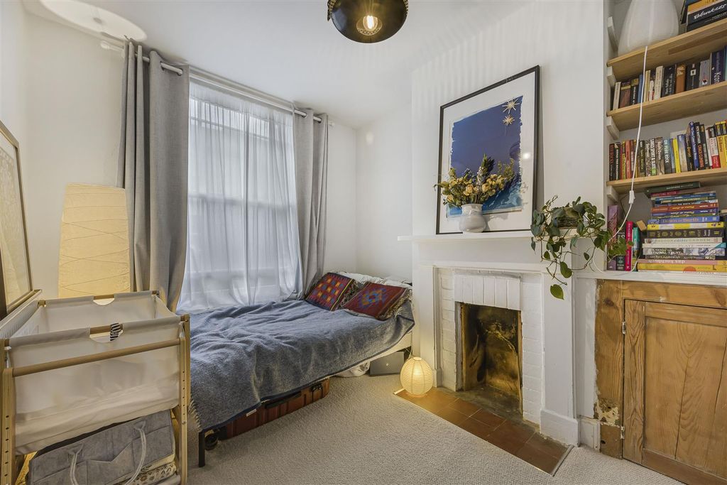 Property photo 2 of 21