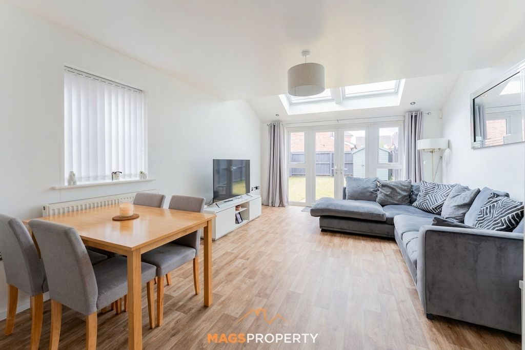 Property photo 2 of 19