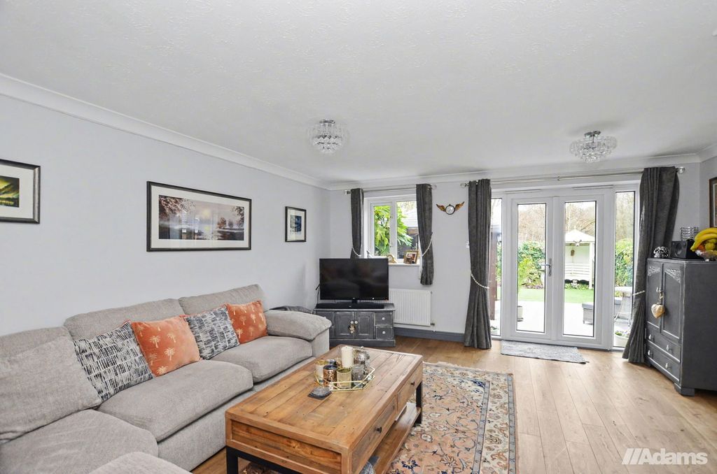 Property photo 2 of 27