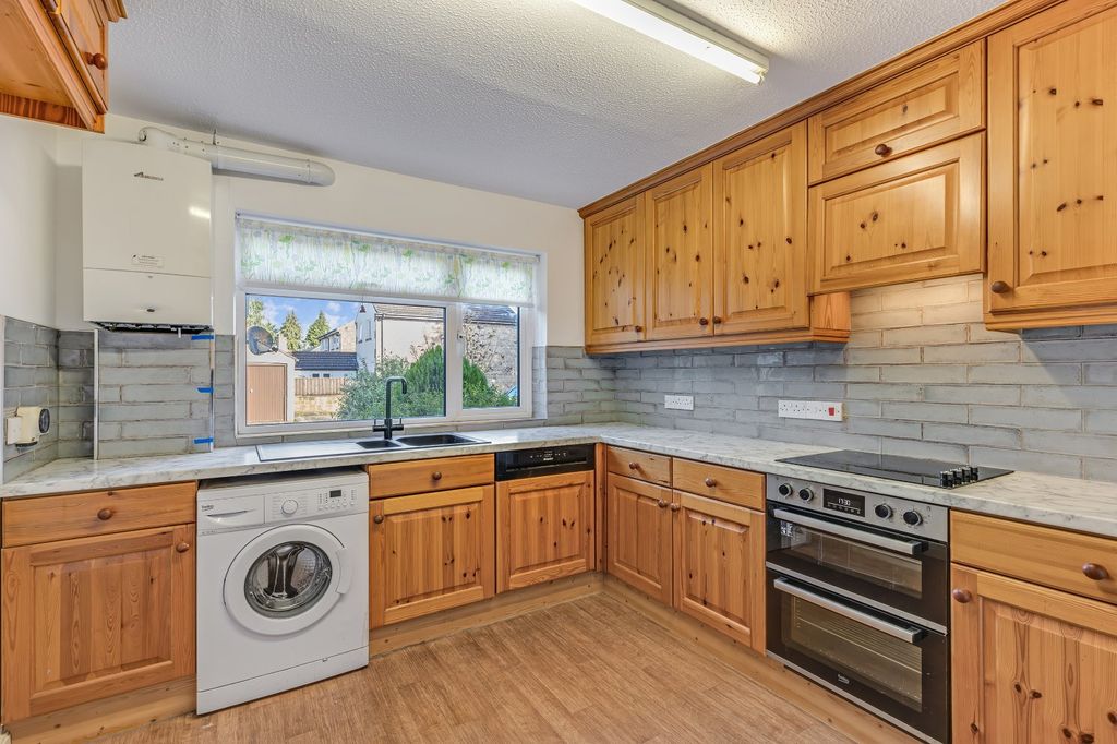 Property photo 3 of 16 Picture No. 13
