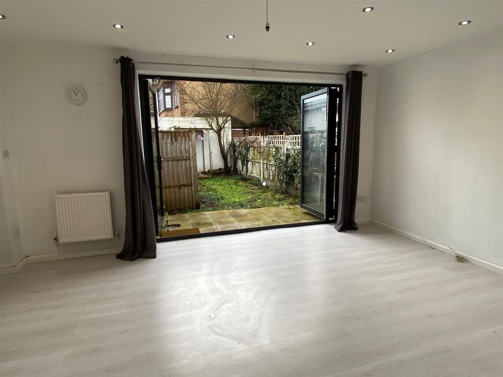 Additional image 13 of 5 bed semi-detached bungalow for salePurland Close, Dagenham RM8