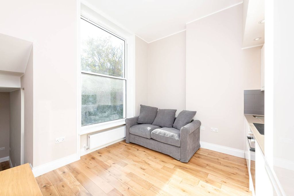 Property photo 2 of 3