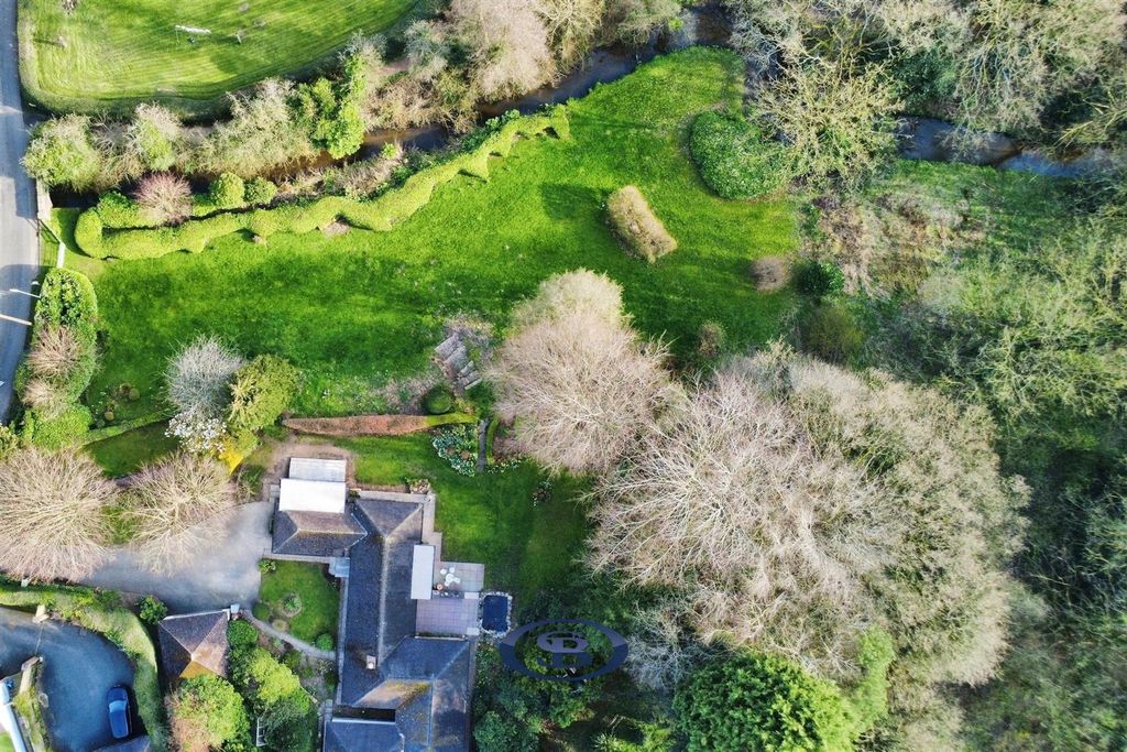 Property photo 3 of 50 User_Edited_Photo-Bcfc5042_User-Edited-515Ebb9E-55