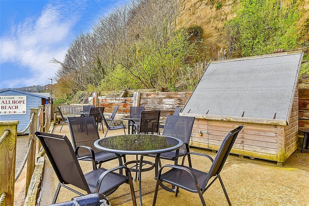 Property photo 3 of 9 Balcony / Terrace