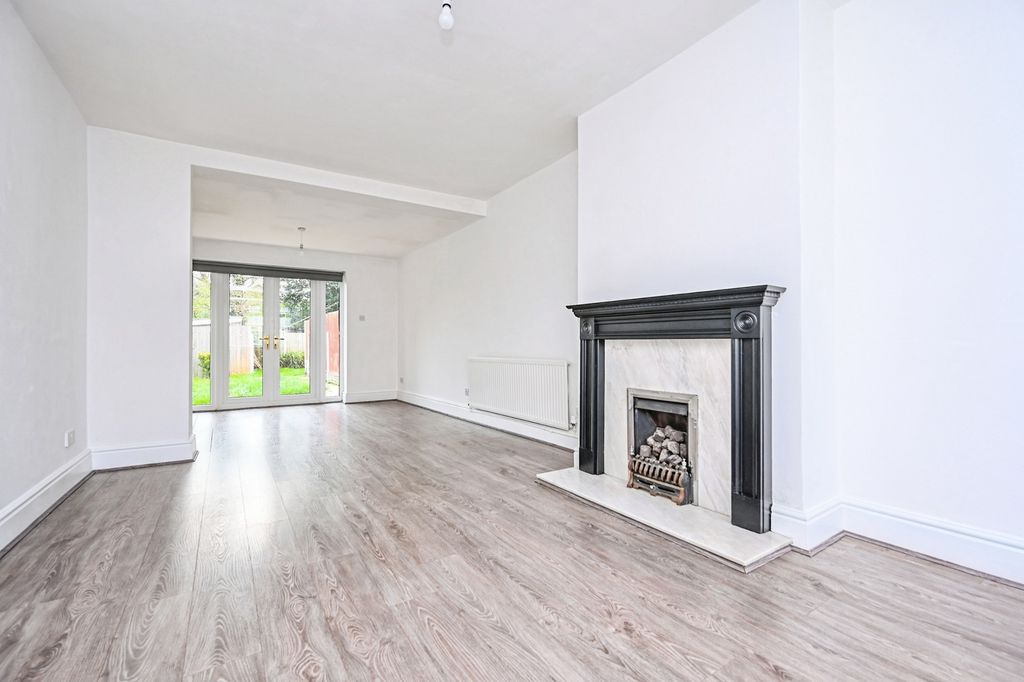 Property photo 3 of 16 Photo