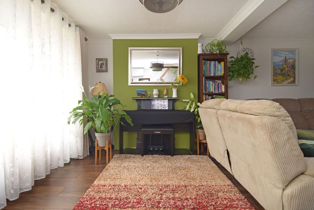 Property photo 3 of 19