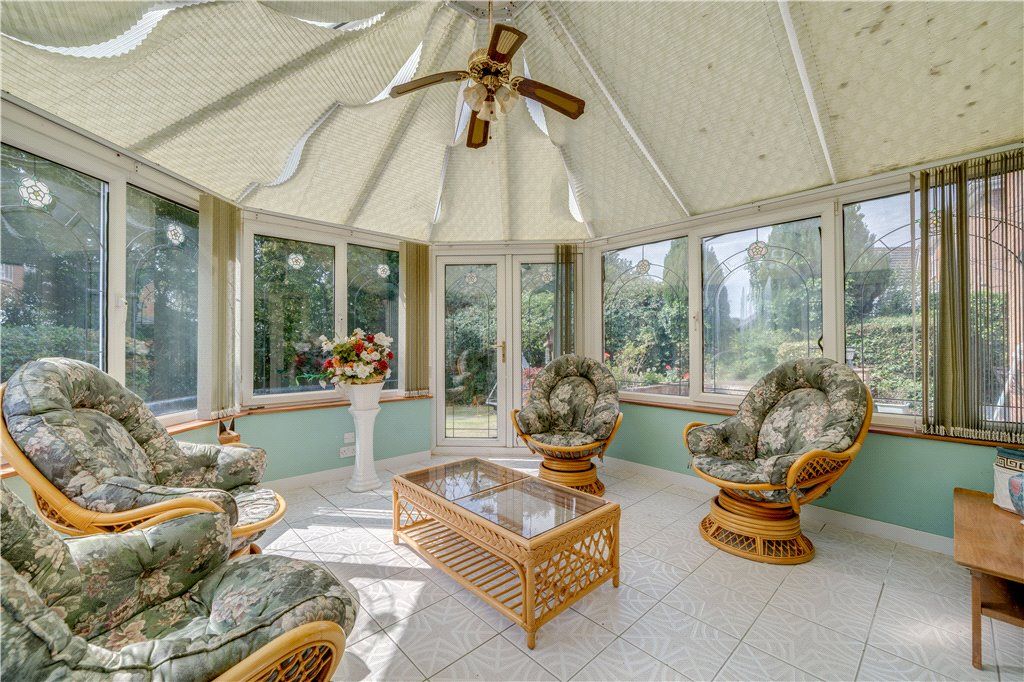Property photo 3 of 20 Conservatory