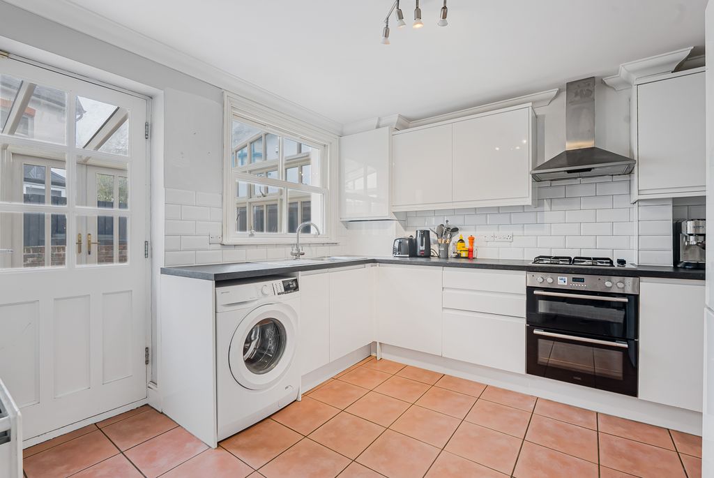 Property photo 2 of 18