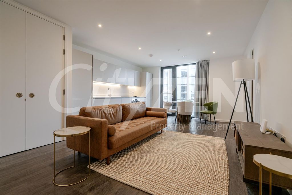 Property photo 1 of 22 Reception