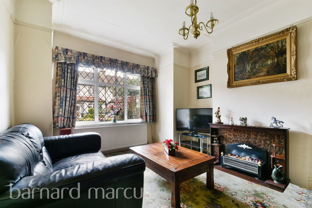 Property photo 2 of 12