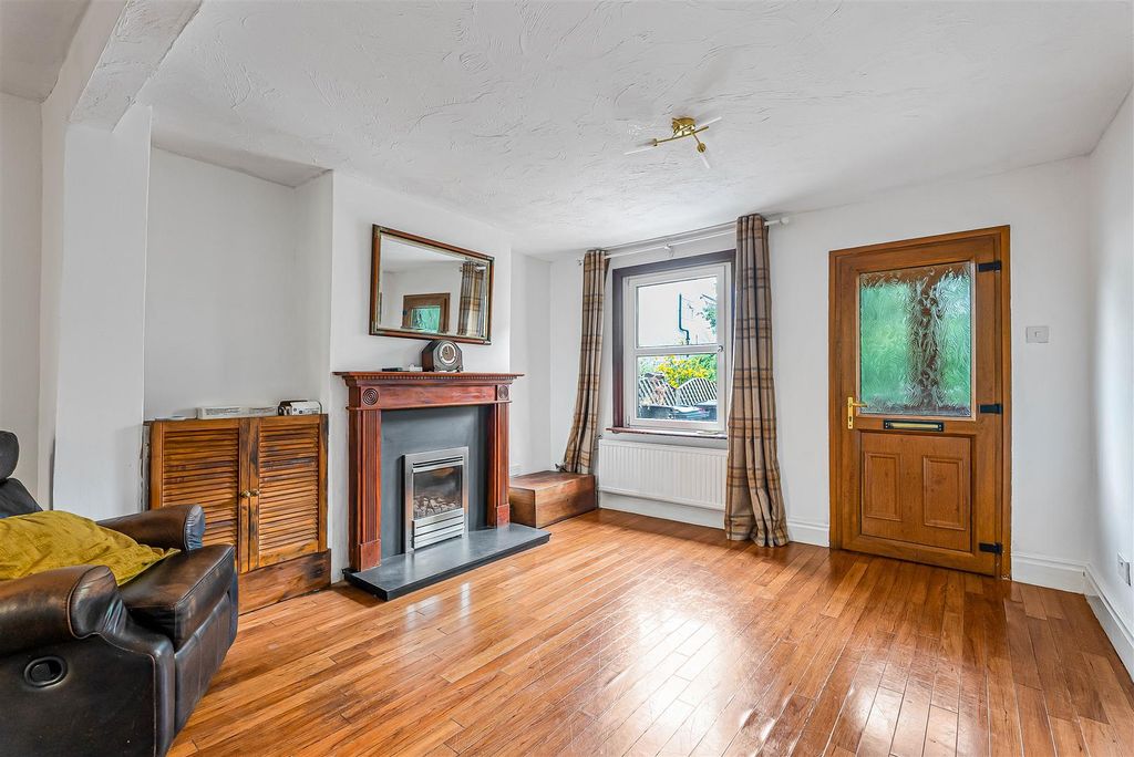 Property photo 3 of 15 30_90521.Jpg