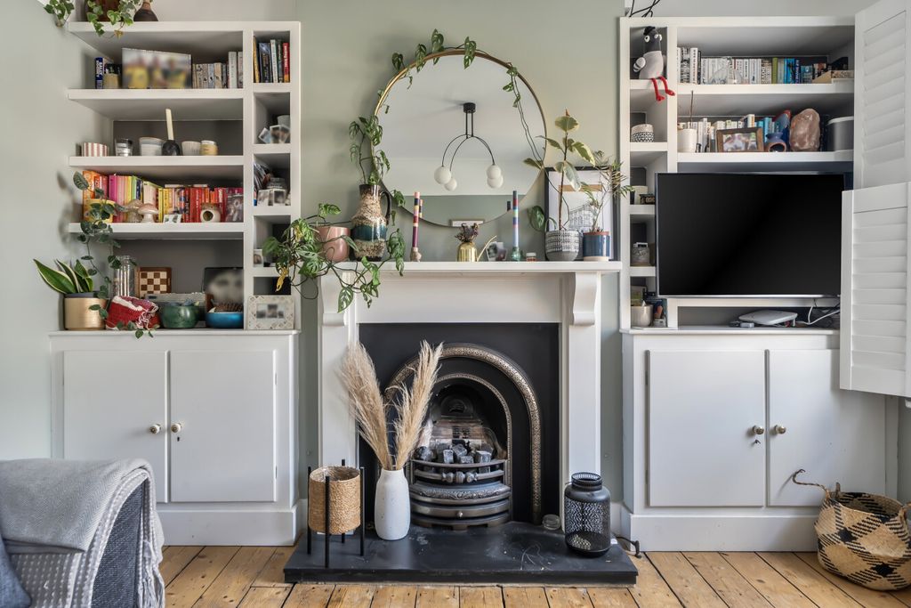 Property photo 2 of 16 1463572-10-6A0F26...