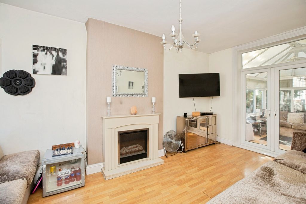 Property photo 3 of 22 Pbox-Img.Jpg