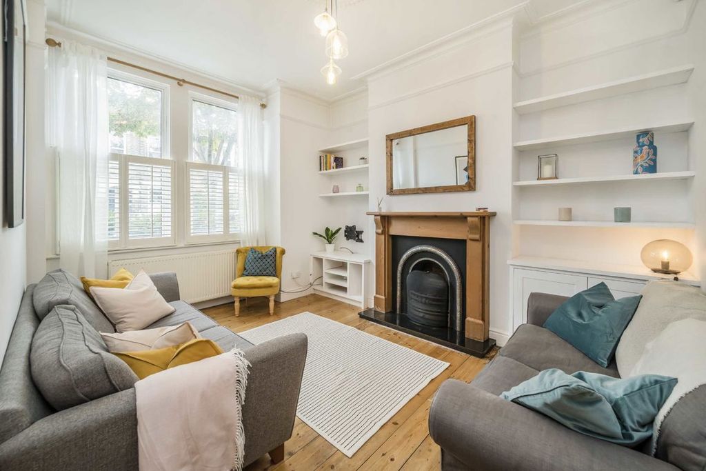 Property photo 2 of 13