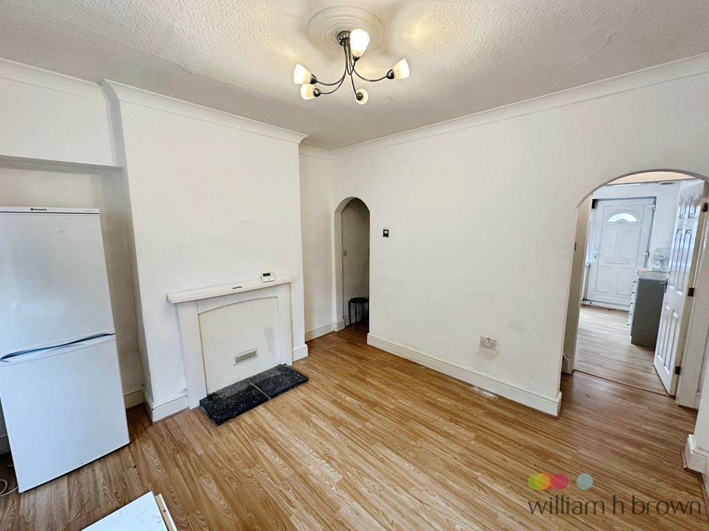 Property photo 2 of 16 Image