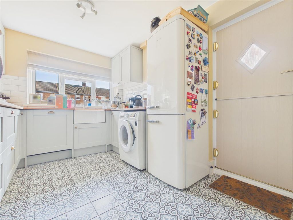 Property photo 3 of 9 Cam01407G0-Pr0118-Still006.Jpg